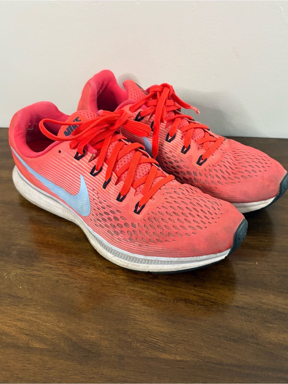 Nike Pegasus Men’s 11 Athletic Shoes tennis casual Red Pink Blue Running gym